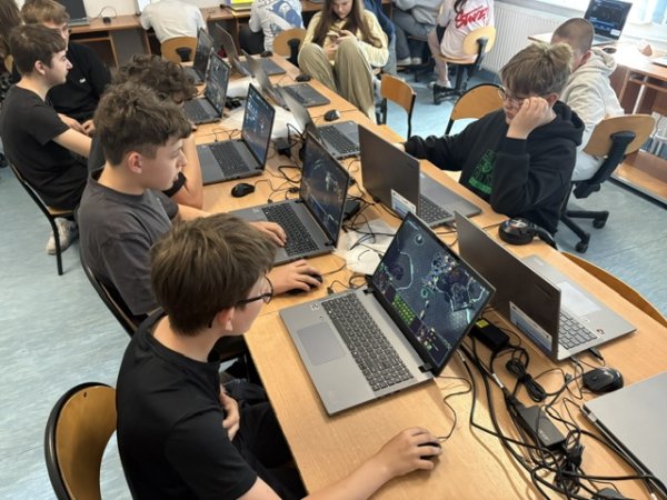 I Szkolny Turniej E - sportowy w StarCraft II — zdjęcie 1