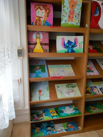 Rozstrzygnięcie XXI Powiatowego Konkursu Plastycznego na plakat pt. „Mój ulubiony bohater”. — zdjęcie 24