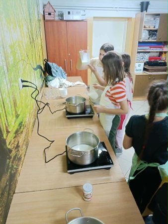 Zajęcia kulinarne – nauka przez działanie i wspólne gotowanie. — zdjęcie 14