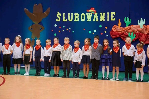 ŚLUBOWANIE KLAS PIERWSZYCH — zdjęcie 1