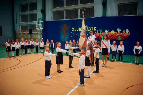 ŚLUBOWANIE KLAS PIERWSZYCH — zdjęcie 8