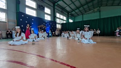 Świąteczna opowieść w wykonaniu uczniów 