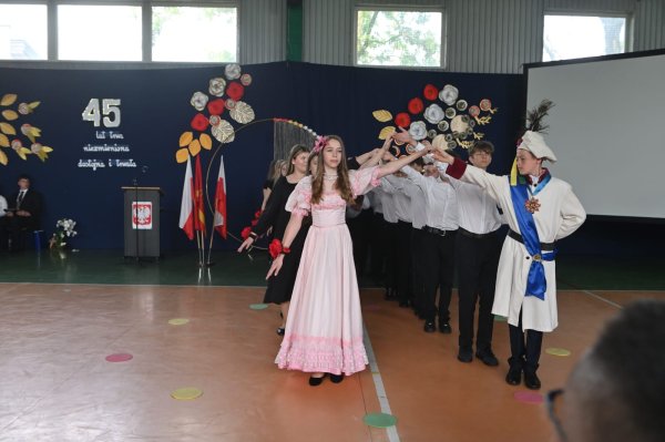 Jubileusz 45- lecia Szkoły Podstawowej Nr1 im. T. Kościuszki w Parczewie — zdjęcie 12
