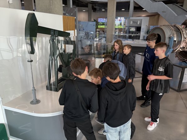 Wycieczka szkolna Rzeszów - Wadowice - Energylandia - Kraków — zdjęcie 6