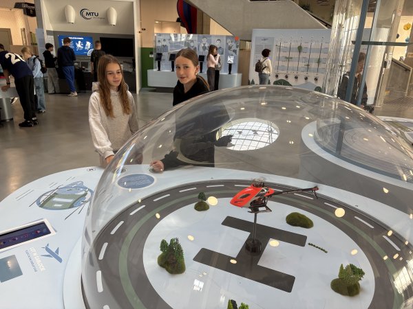 Wycieczka szkolna Rzeszów - Wadowice - Energylandia - Kraków — zdjęcie 12