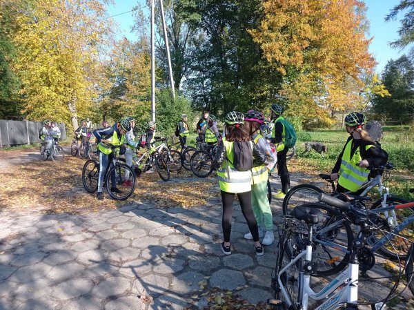 Wycieczka rowerowa klasy VI i VII - Turystyczna Jedynka — zdjęcie 4