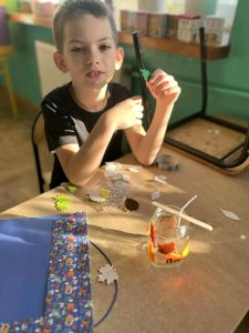 Wykonanie świeczek sojowych na Dzień Wszystkich Świętych - 8