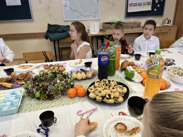 Klasowa wigilia klasy 3B — zdjęcie 7