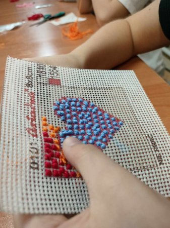 Haft krzyżykowy na kanwie — zdjęcie 2