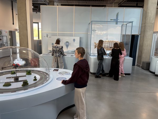 Wycieczka szkolna Rzeszów - Wadowice - Energylandia - Kraków — zdjęcie 16