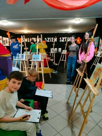 Światowy Dzień Sztuki „Ogród Ekspresji” — zdjęcie 2