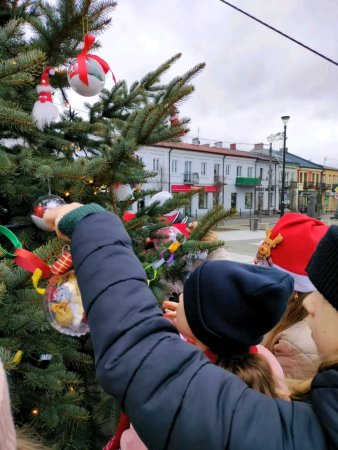 Ubieranie choinki na Placu Wolności — zdjęcie 5