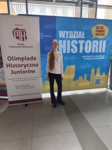 Sukces Karoliny Krzewskiej, uczennicy kl. 8B - 5
