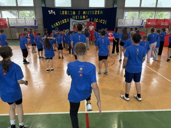 🏆 Lekcja z Mistrzem już za nami! To był niesamowity dzień w SP1! 🏃‍♂️💨 — zdjęcie 12