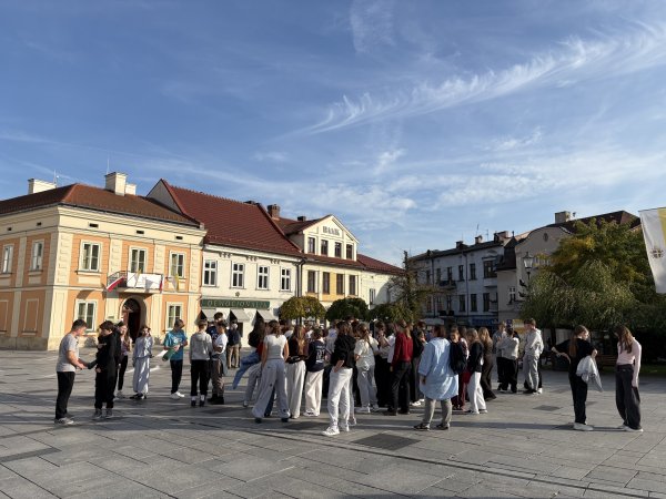 Wycieczka szkolna Rzeszów - Wadowice - Energylandia - Kraków — zdjęcie 25