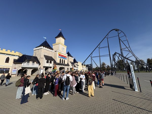 Wycieczka szkolna Rzeszów - Wadowice - Energylandia - Kraków — zdjęcie 1