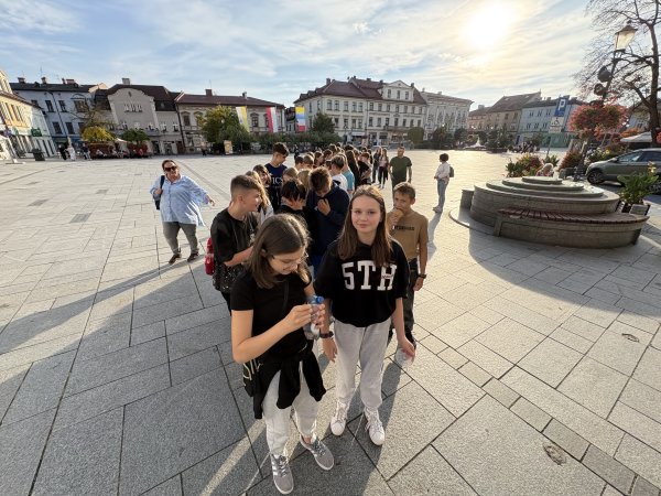 Wycieczka szkolna Rzeszów - Wadowice - Energylandia - Kraków — zdjęcie 21