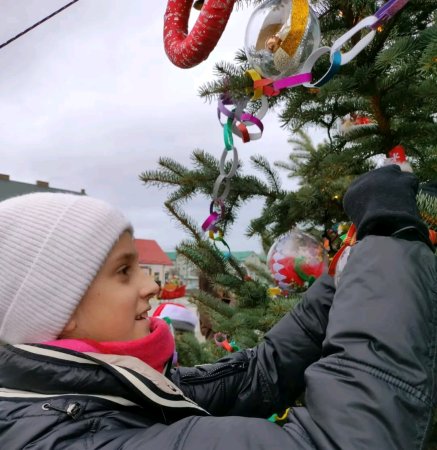 Ubieranie choinki na Placu Wolności — zdjęcie 3