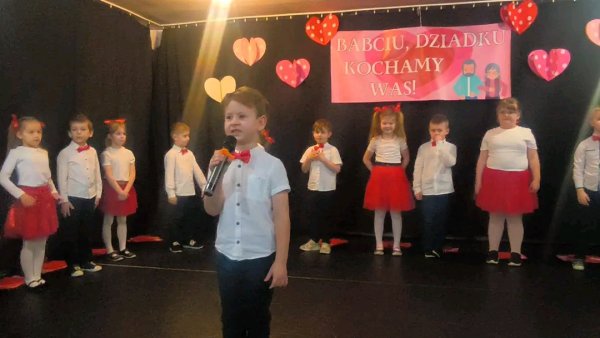 Dzień Babci i Dziadka w oddziałach przedszkolnych — zdjęcie 9