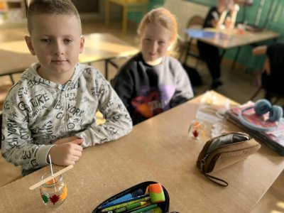 Wykonanie świeczek sojowych na Dzień Wszystkich Świętych - 9