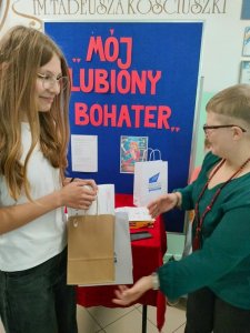 Rozstrzygnięcie XXI Powiatowego Konkursu Plastycznego na plakat pt. „Mój ulubiony bohater”. - 22