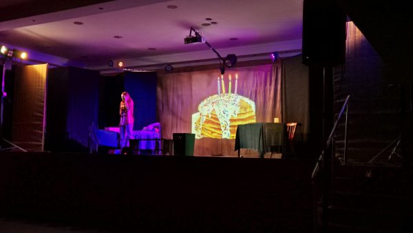 Sztuka teatralna „Samotność w tłumie” — zdjęcie 3