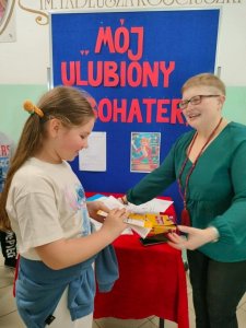 Rozstrzygnięcie XXI Powiatowego Konkursu Plastycznego na plakat pt. „Mój ulubiony bohater”. - 17