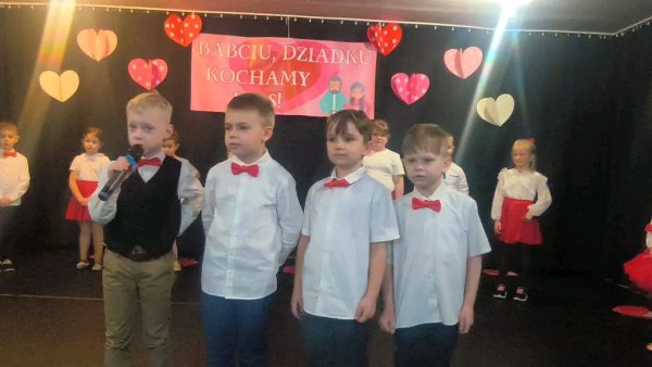 Dzień Babci i Dziadka w oddziałach przedszkolnych — zdjęcie 7